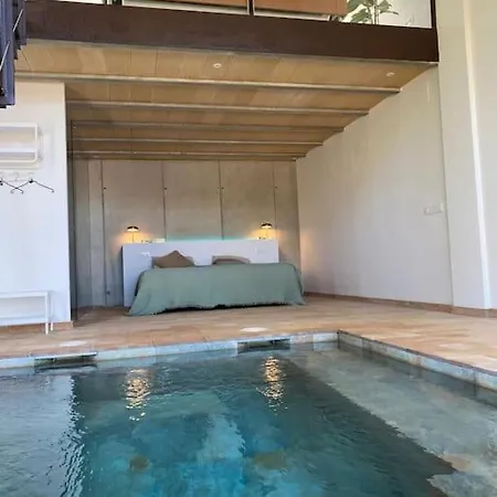 Casa Con Piscina Interior En Tamariu, Calella De Villa *