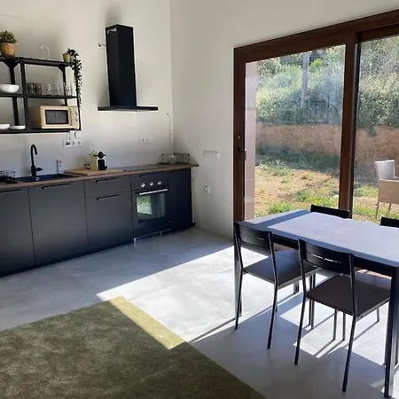 Casa Con Piscina Interior En Tamariu, Calella De